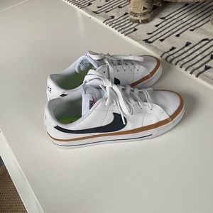 Women’s Nike court legacy shoes